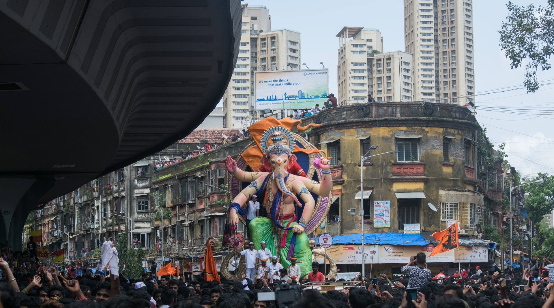 Crowd at Mumbai Festival